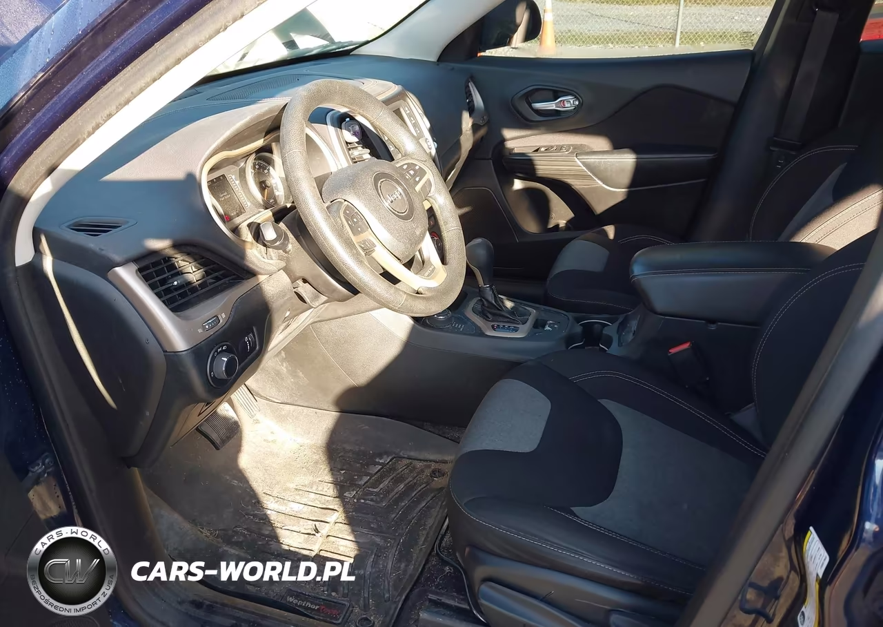 2015 Jeep Cherokee Sport VIN:1C4PJMAB7FW651943 - 5