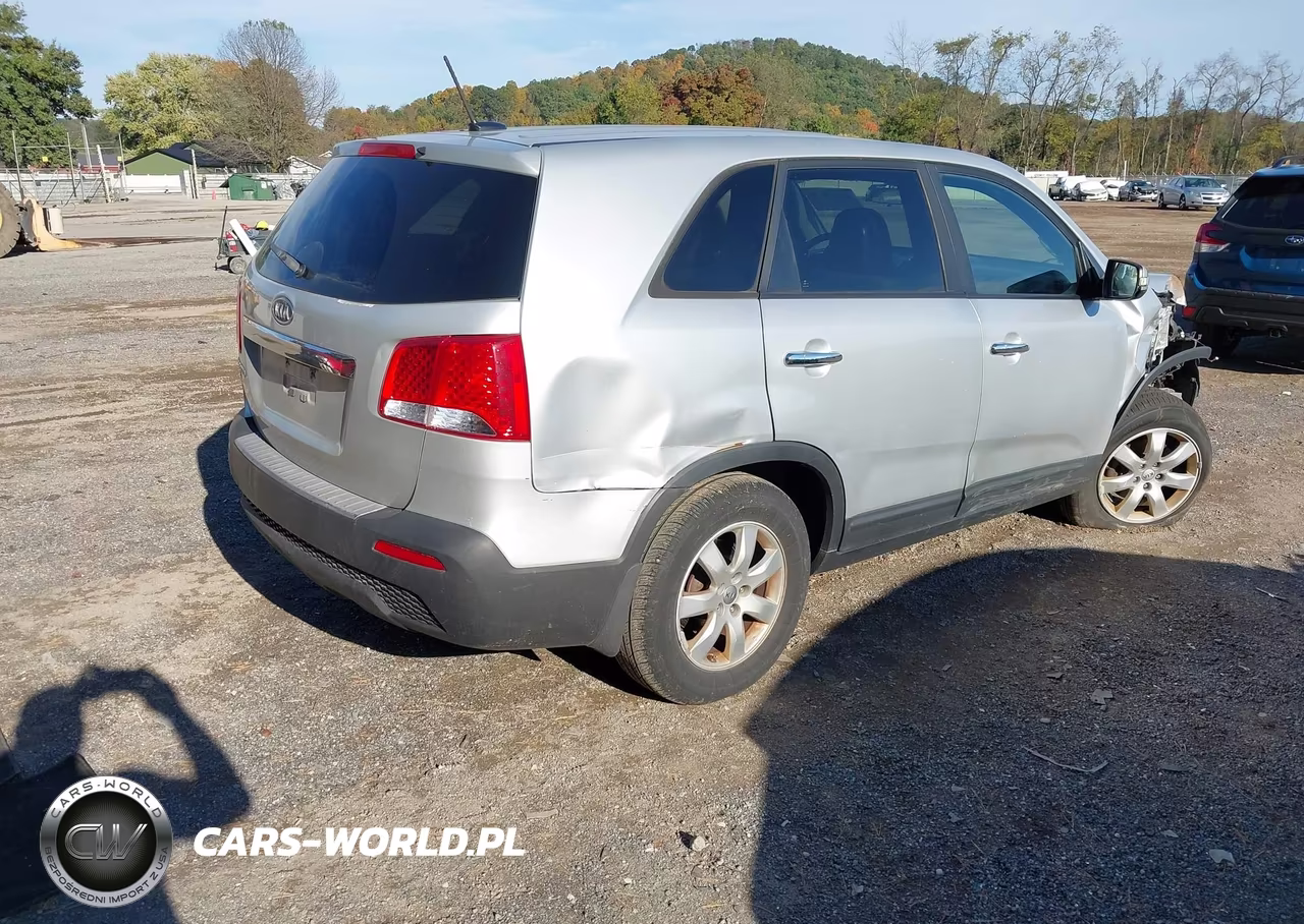 2013 Kia Sorento Lx VIN:5XYKT3A13DG321202 - 4