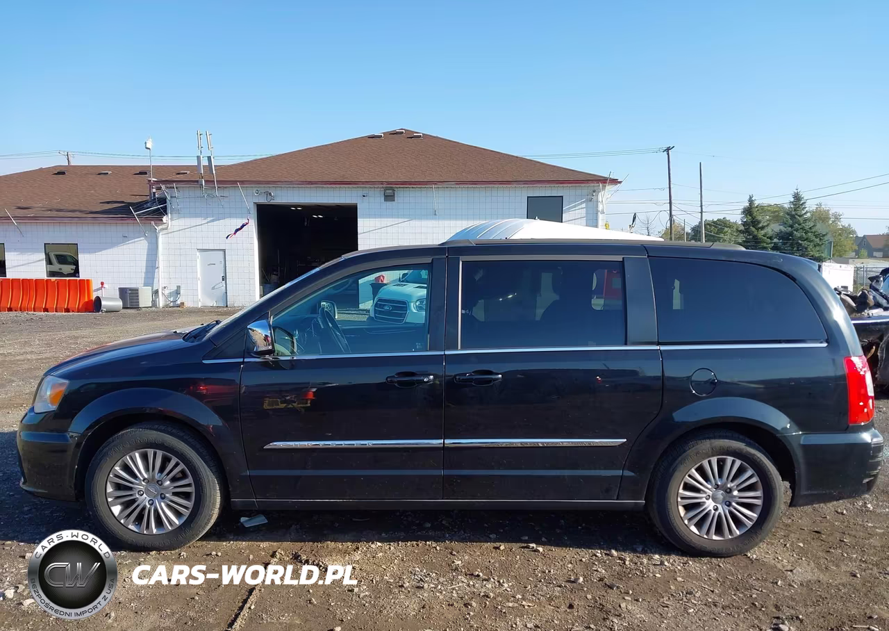 2015 Chrysler Town & Country Touring-L VIN:2C4RC1CG9FR531791 - 14