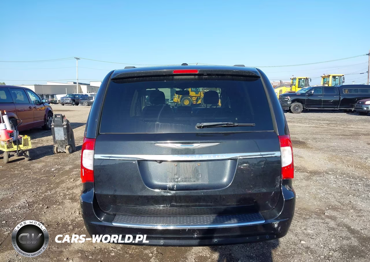 2015 Chrysler Town & Country Touring-L VIN:2C4RC1CG9FR531791 - 16