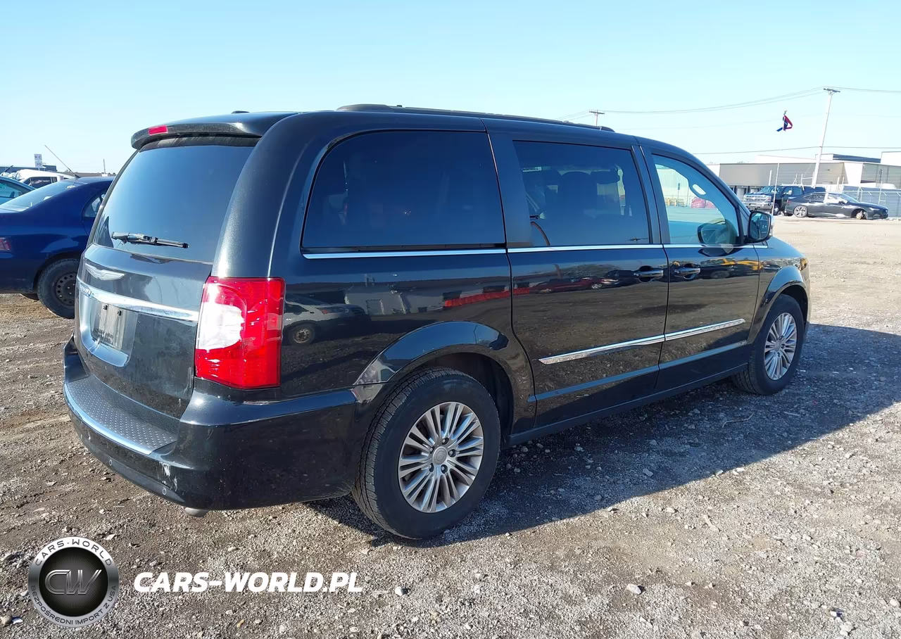 2015 Chrysler Town & Country Touring-L VIN:2C4RC1CG9FR531791 - 4