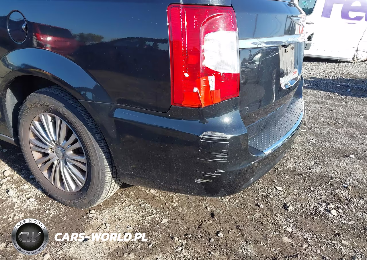 2015 Chrysler Town & Country Touring-L VIN:2C4RC1CG9FR531791 - 6