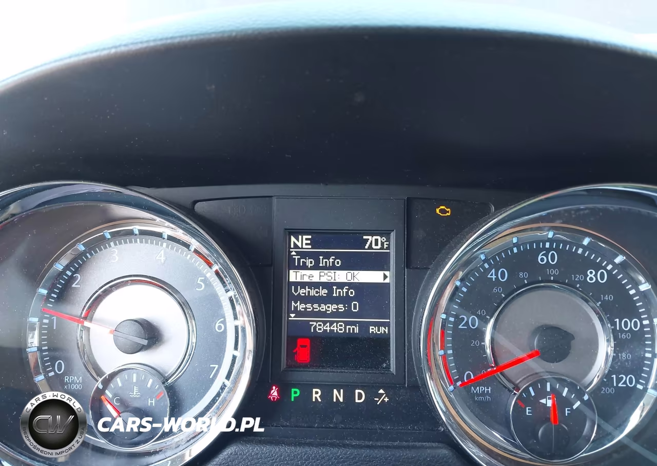 2015 Chrysler Town & Country Touring-L VIN:2C4RC1CG9FR531791 - 7