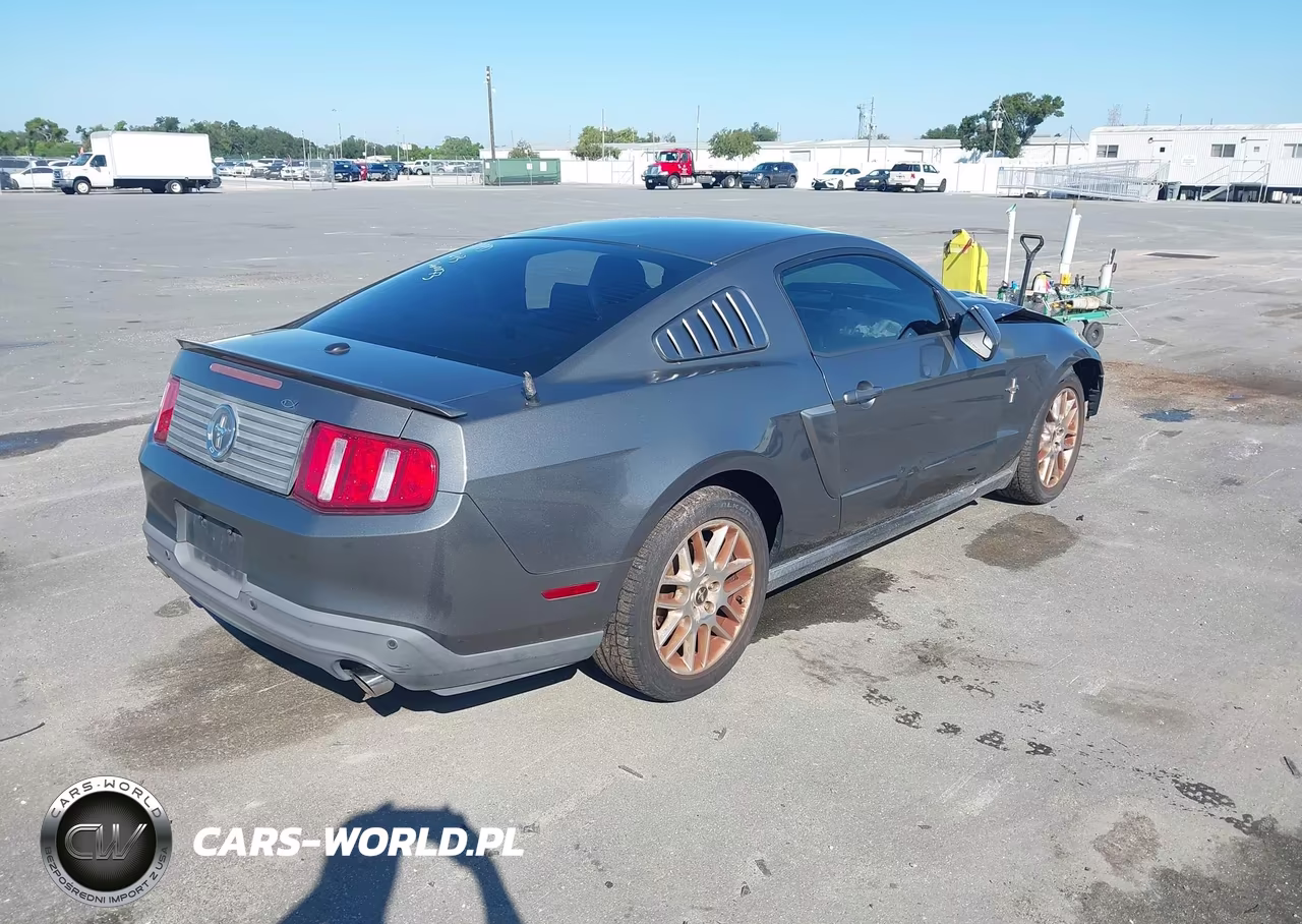 2012 Ford Mustang V6 Premium VIN:1ZVBP8AM8C5260073 - 4