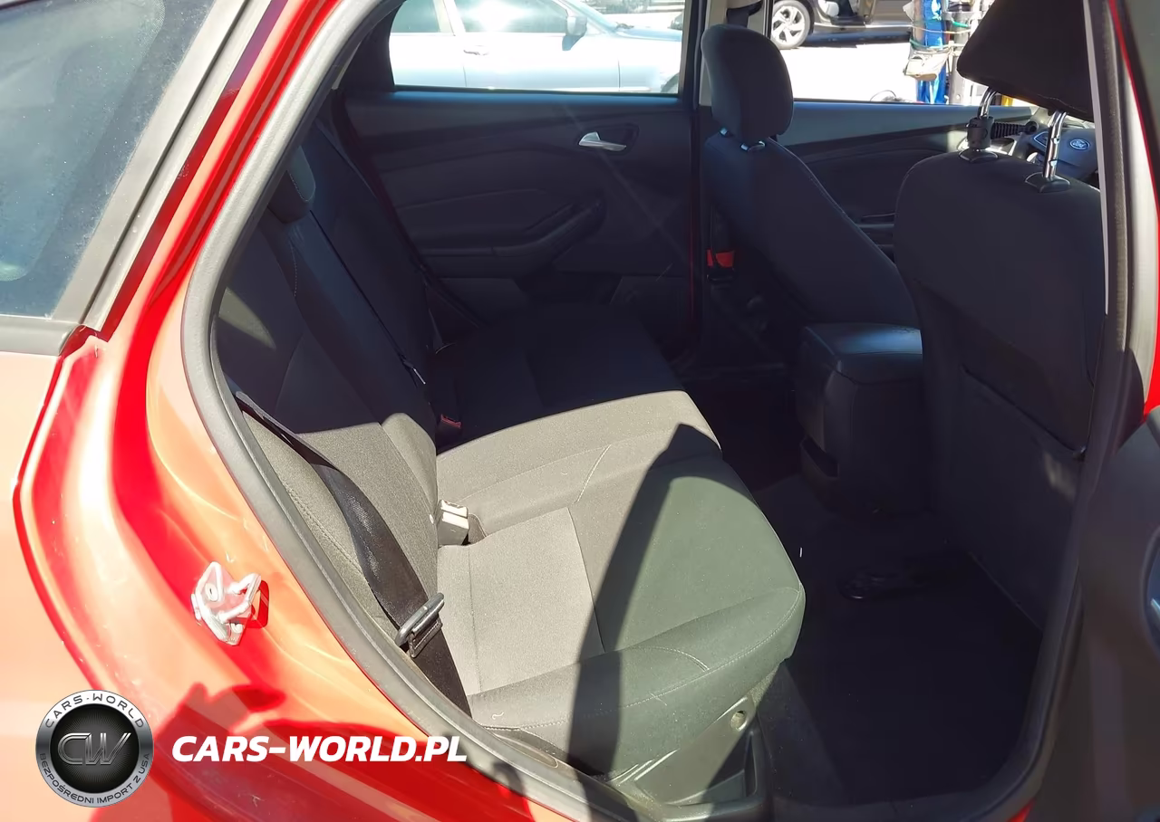 2016 Ford Focus Se VIN:1FADP3K27GL383897 - 8