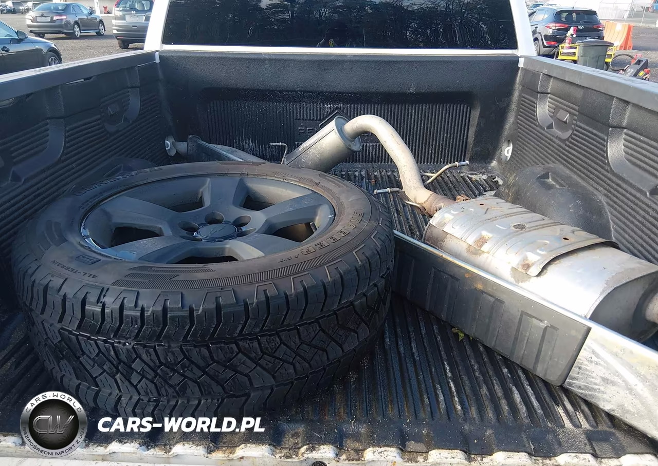 2014 Chevrolet Silverado 1500 1Lt VIN:3GCUKREC6EG183281 - 12