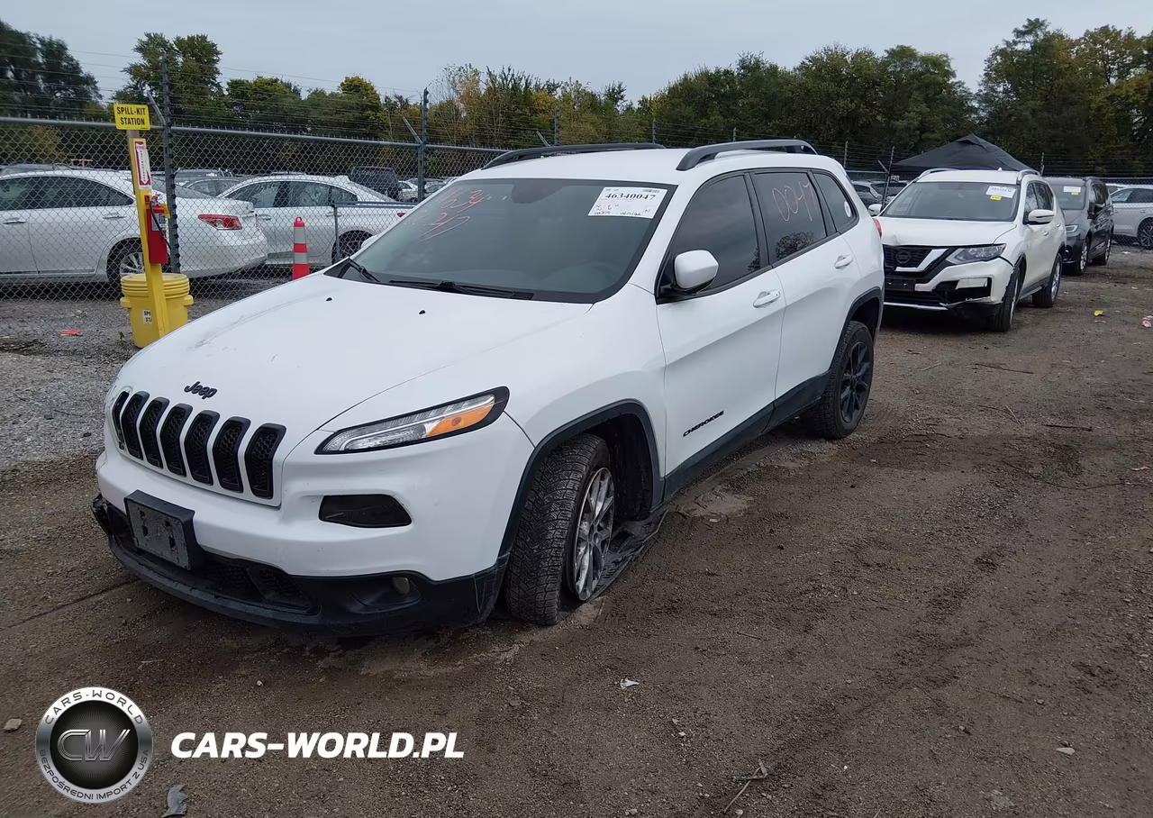 2015 Jeep Cherokee Latitude VIN:1C4PJLCS3FW737760 - 2