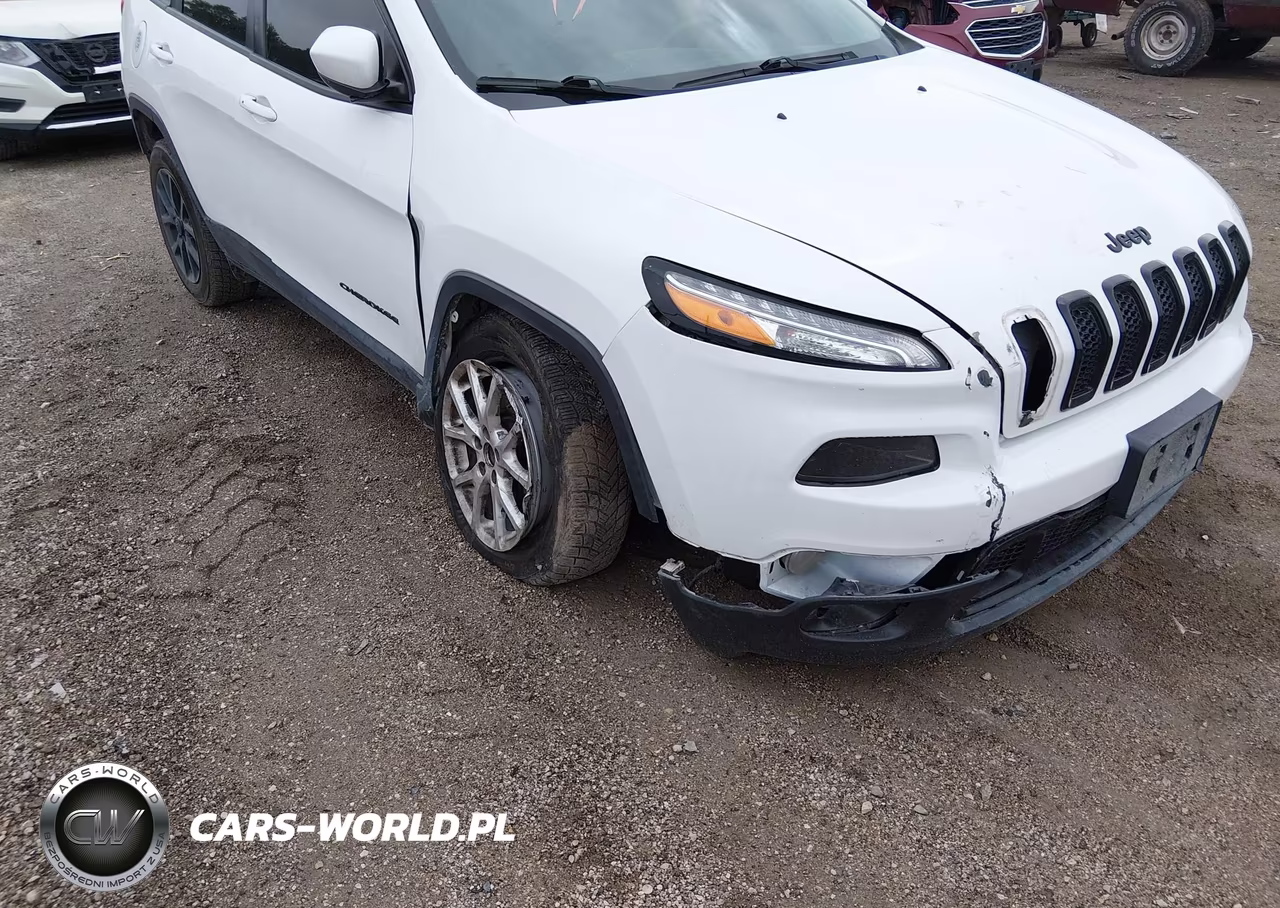 2015 Jeep Cherokee Latitude VIN:1C4PJLCS3FW737760 - 6