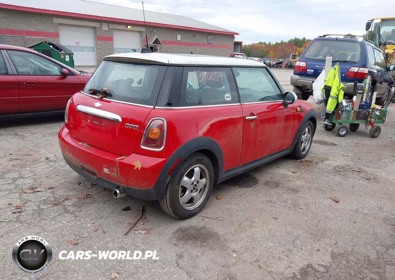 2009 Mini Cooper VIN:WMWMF33579TU70253 - 4
