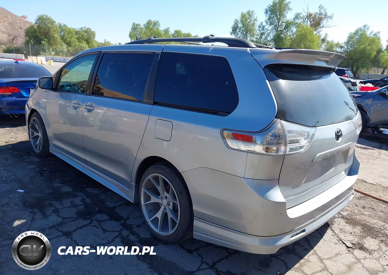 2011 Toyota Sienna Le V6 VIN:5TDKK3DC3BS052604 - 3