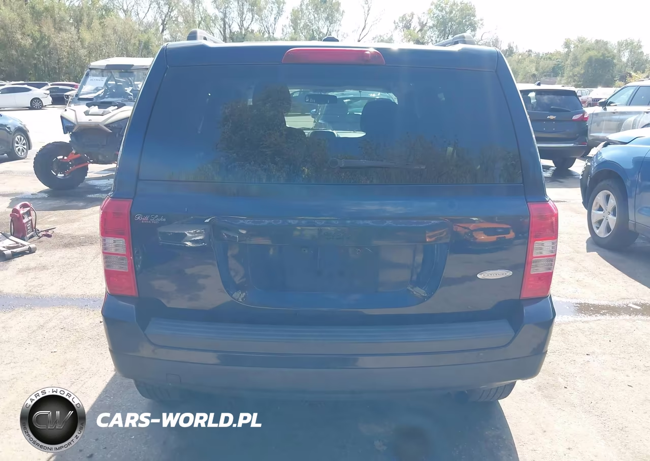 2017 Jeep Patriot Latitude 4X4 VIN:1C4NJRFBXHD128671 - 16