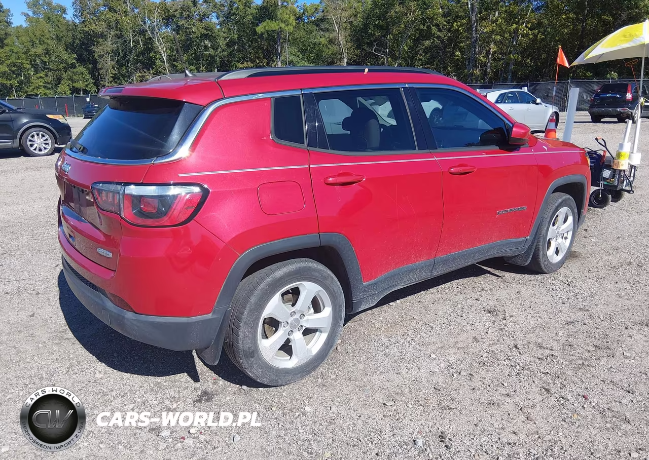 2018 Jeep Compass Latitude Fwd VIN:3C4NJCBB1JT194755 - 4