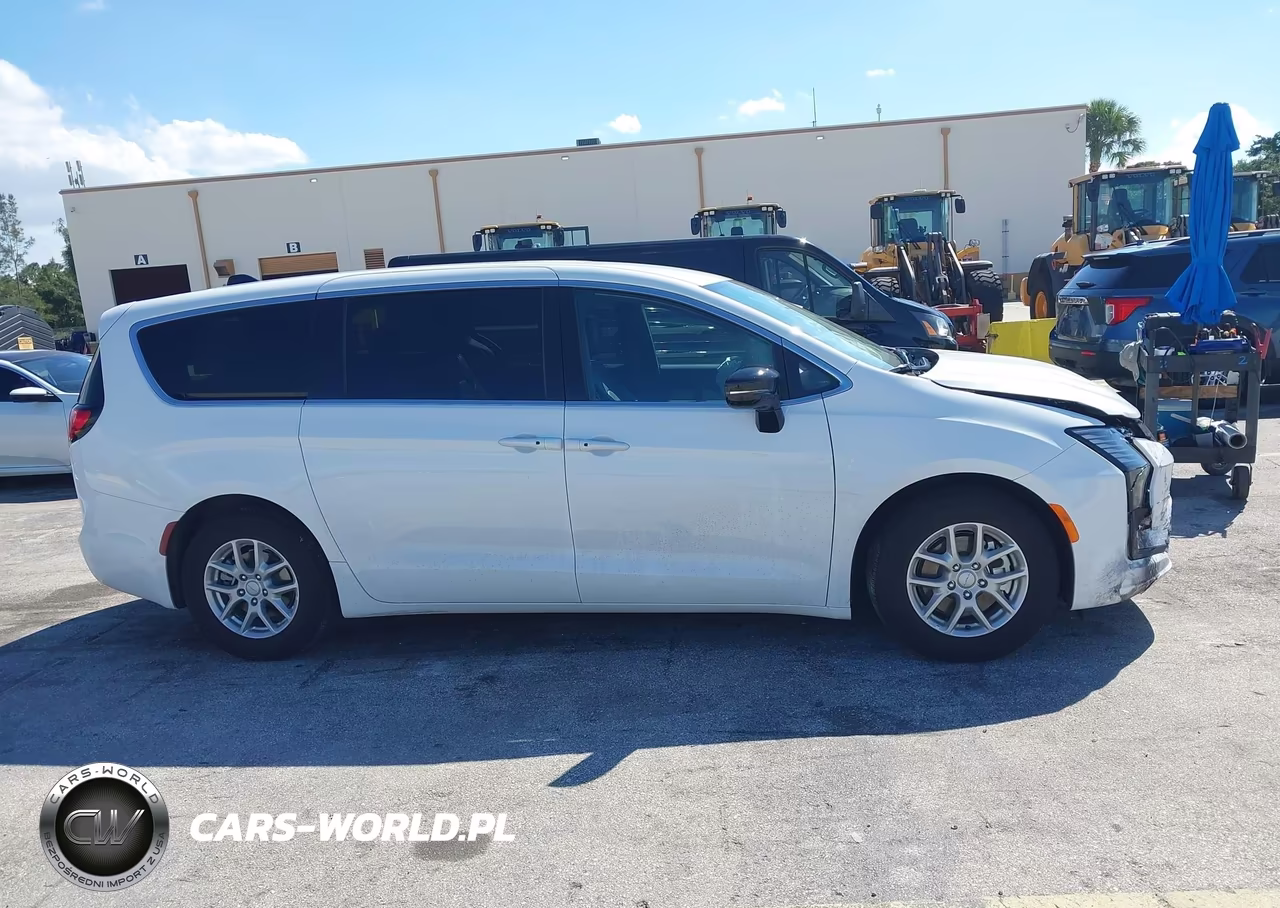 2027 Chrysler Pacifica VIN:2C4RC1BG1VR563201 - 12