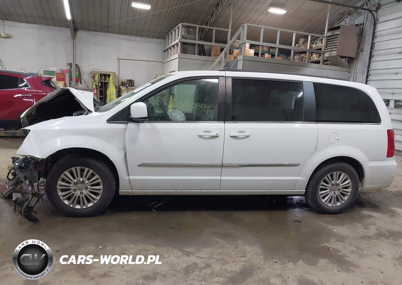 2014 Chrysler Town & Country Touring VIN:2C4RC1BG9ER446529 - 15