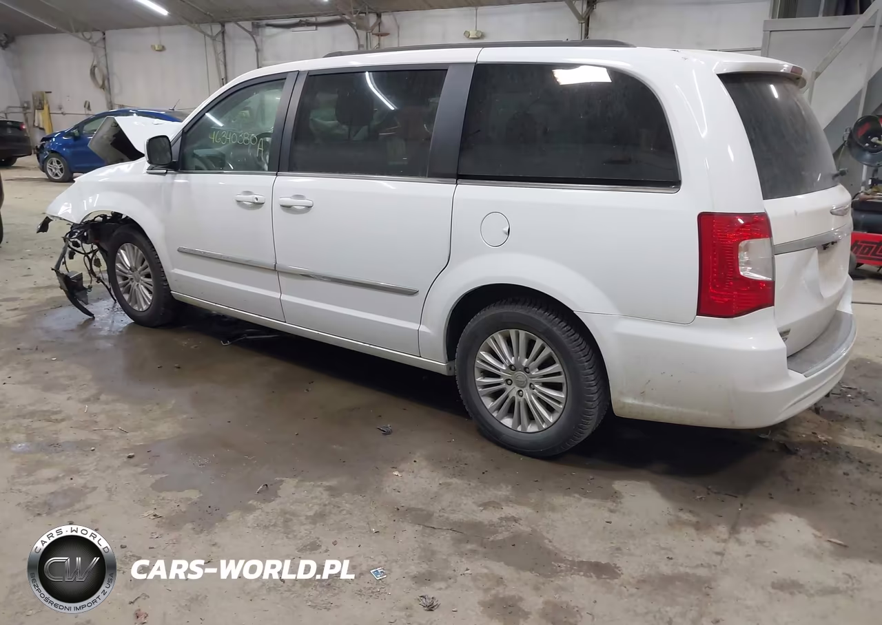 2014 Chrysler Town & Country Touring VIN:2C4RC1BG9ER446529 - 3