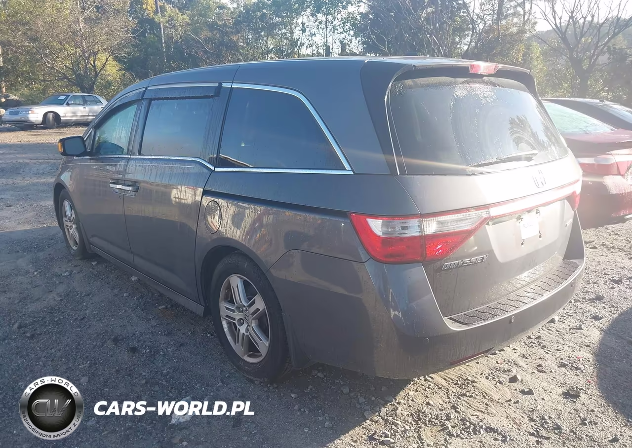 2013 Honda Odyssey Touring-Touring Elite VIN:5FNRL5H91DB080267 - 3