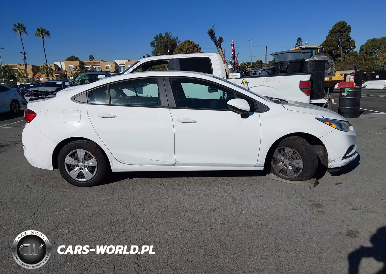 2016 Chevrolet Cruze Ls Auto VIN:1G1BC5SM4G7251899 - 14