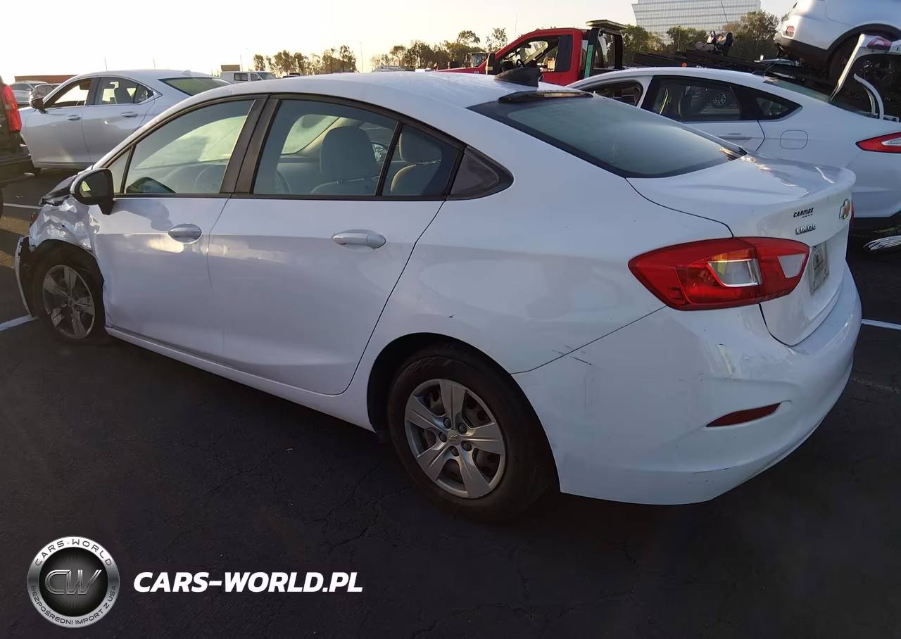 2016 Chevrolet Cruze Ls Auto VIN:1G1BC5SM4G7251899 - 3
