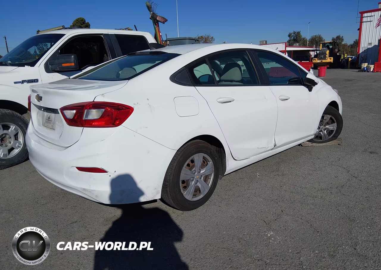2016 Chevrolet Cruze Ls Auto VIN:1G1BC5SM4G7251899 - 4