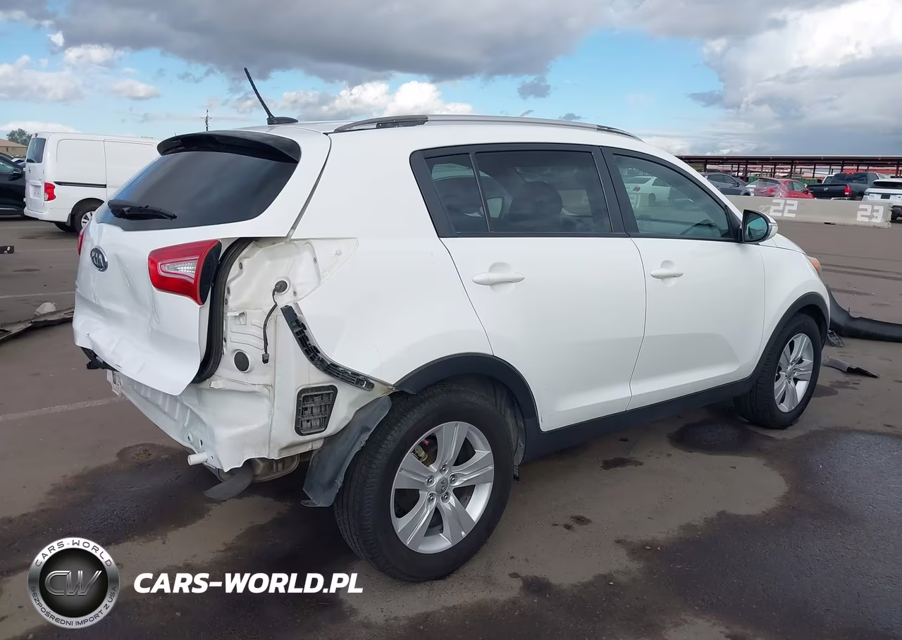 2011 Kia Sportage Lx VIN:KNDPB3A26B7175860 - 4