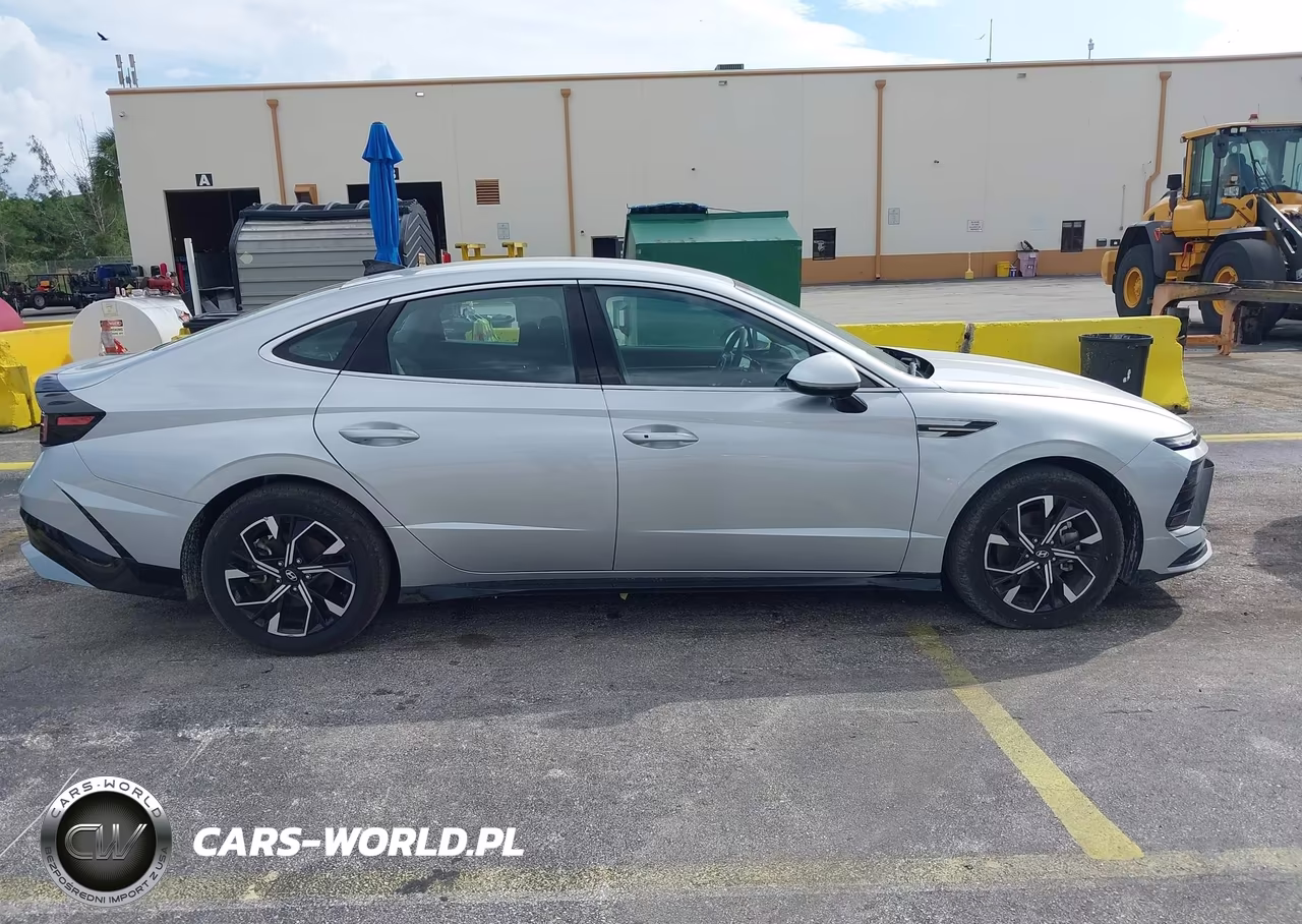 2025 Hyundai Sonata Sel VIN:KMHL64JA6SA435639 - 13