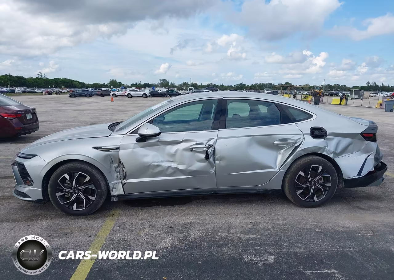 2025 Hyundai Sonata Sel VIN:KMHL64JA6SA435639 - 14