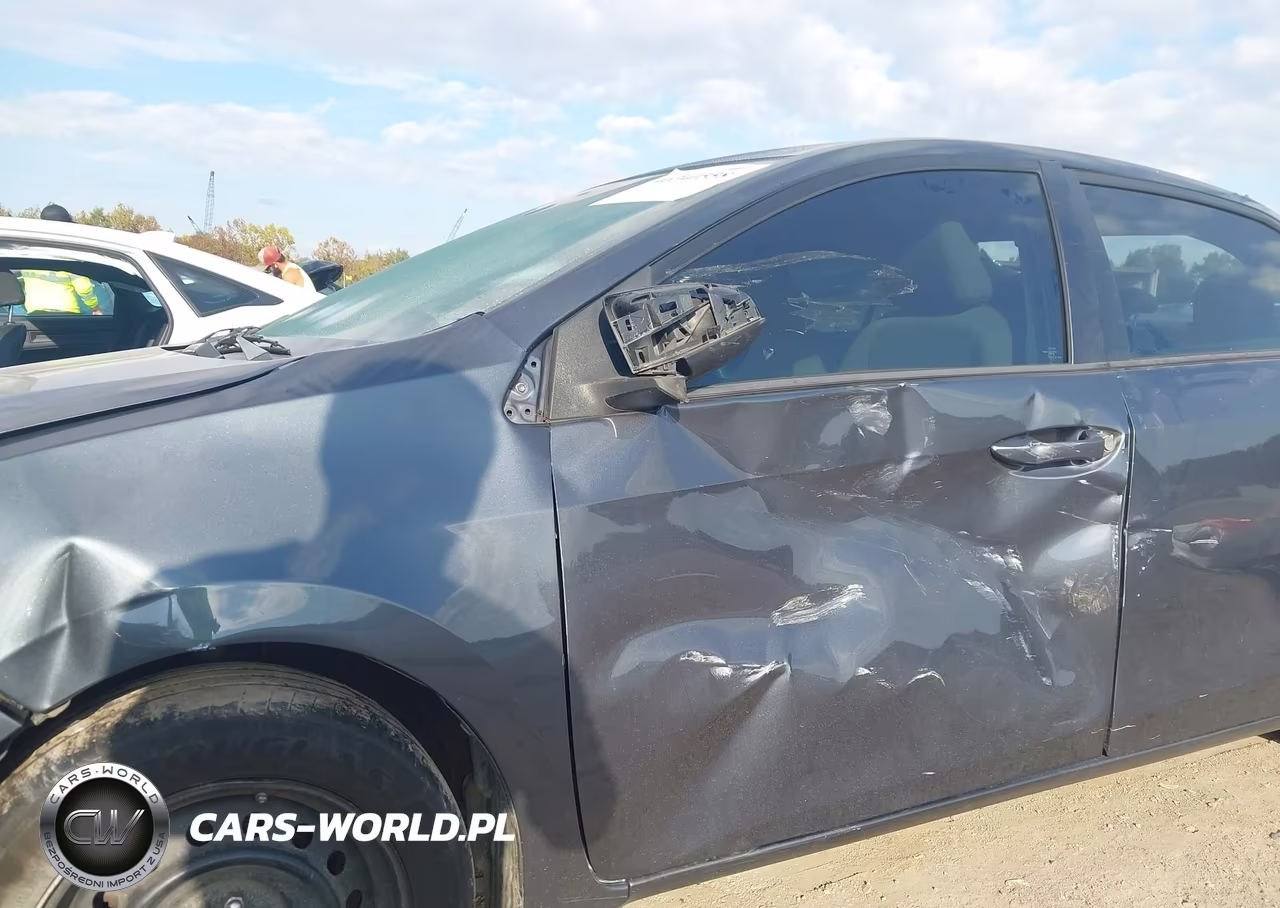 2019 Toyota Corolla Le VIN:5YFBURHE5KP864634 - 17