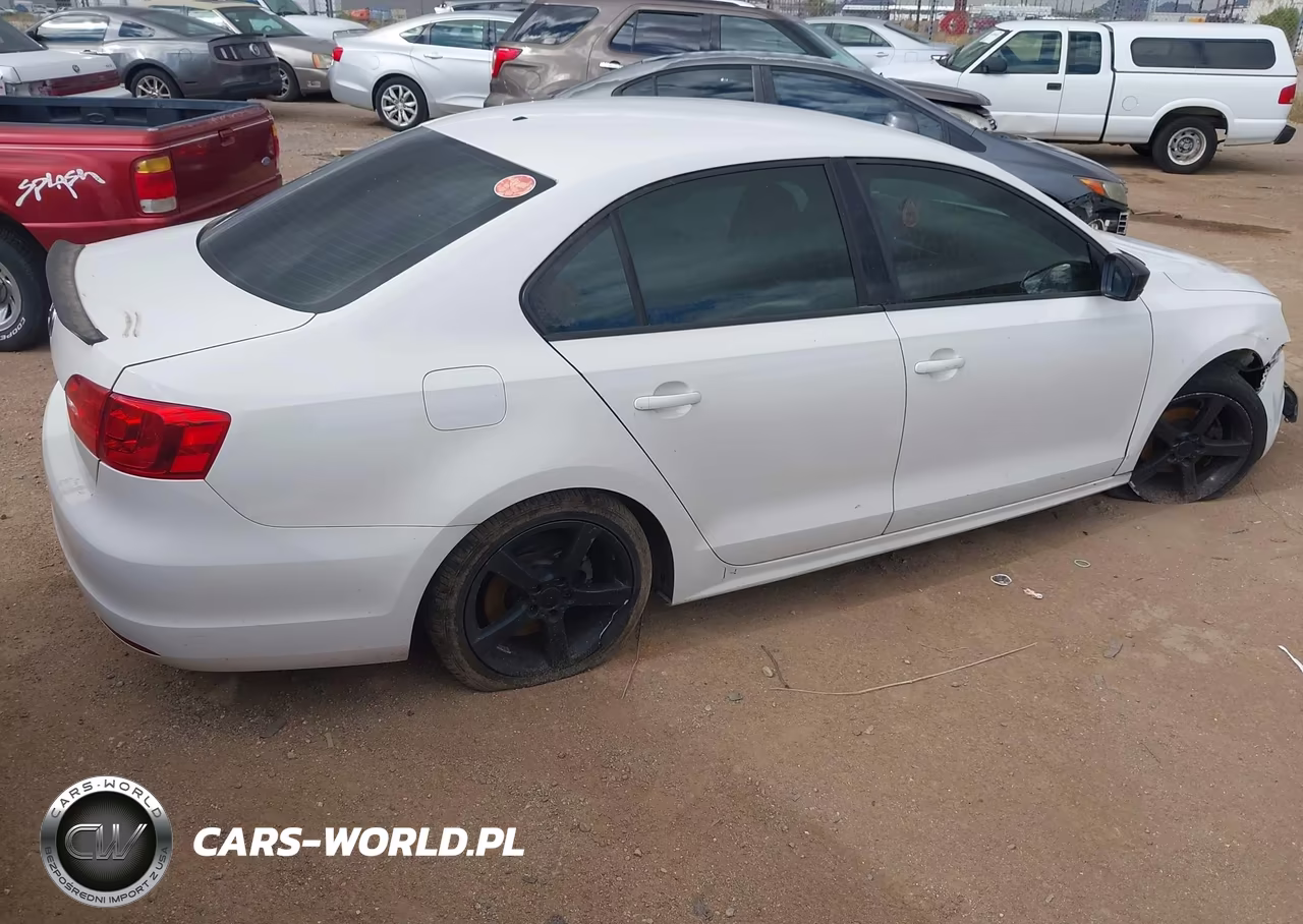 2012 Volkswagen Jetta 2.0L S VIN:3VW2K7AJ0CM371919 - 4