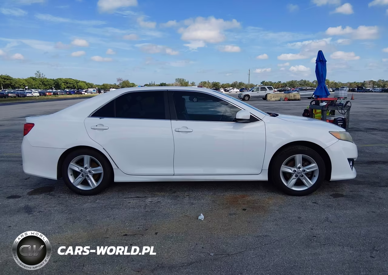 2013 Toyota Camry Se VIN:4T1BF1FK6DU286615 - 13