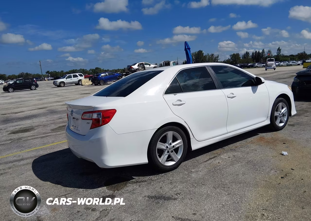 2013 Toyota Camry Se VIN:4T1BF1FK6DU286615 - 4