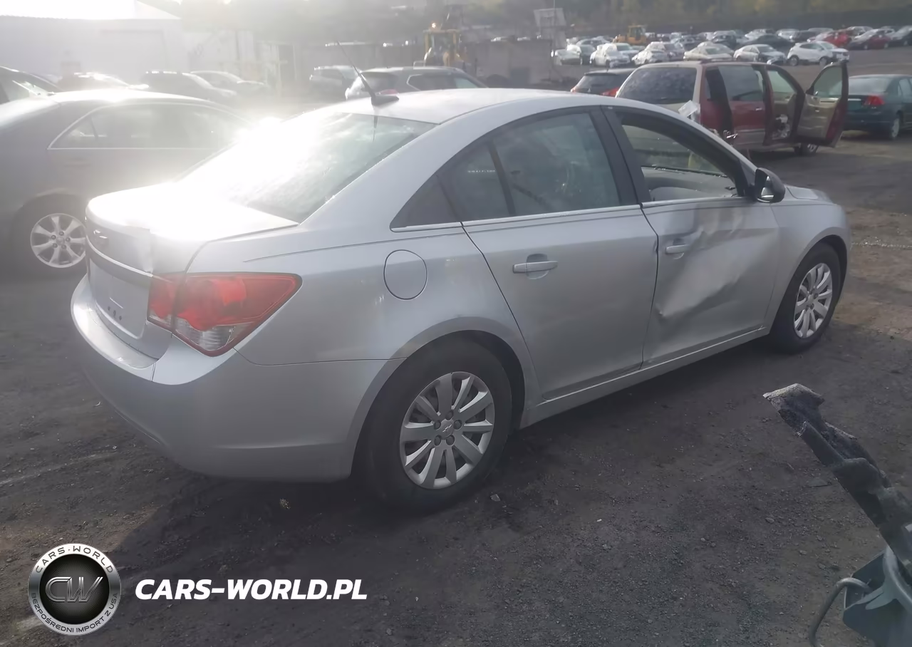 2011 Chevrolet Cruze Ls VIN:1G1PC5SH4B7187008 - 4