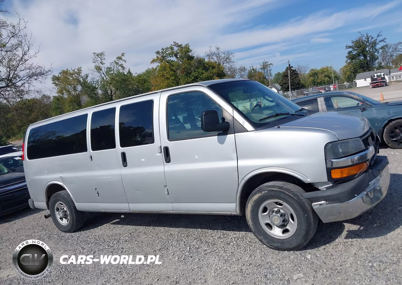 2016 Chevrolet Express 3500 Lt VIN:1GAZGPFGXG1187440 - 14