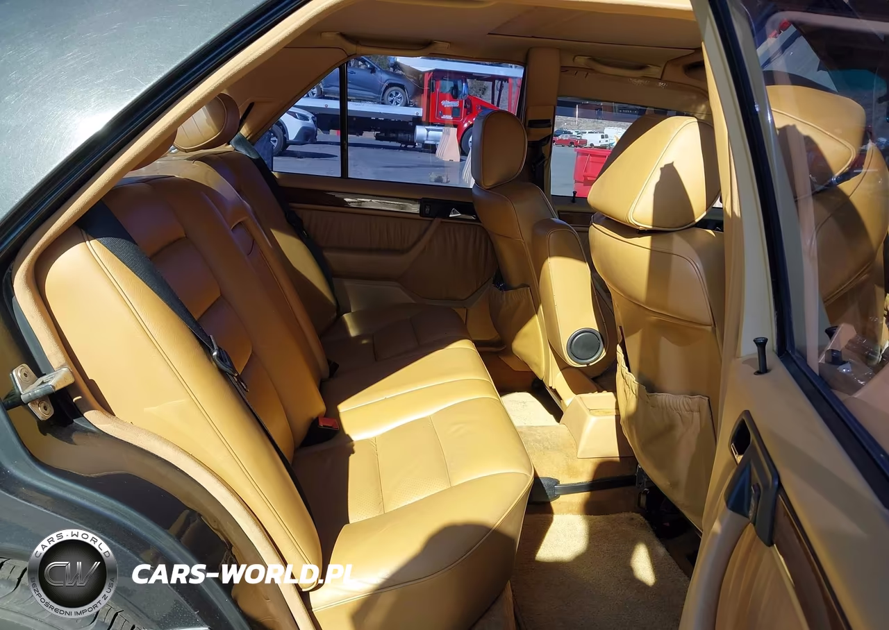 1991 Mercedes-Benz 300 E VIN:WDBEA30D1MB345988 - 8