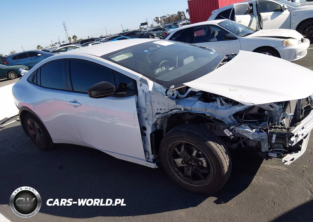 2025 Toyota Prius Le VIN:JTDACAAUXS3062249 - 13