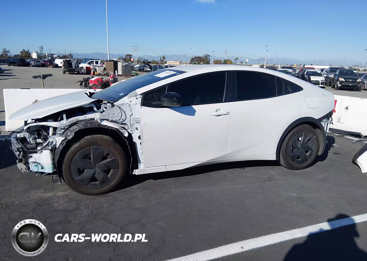 2025 Toyota Prius Le VIN:JTDACAAUXS3062249 - 14