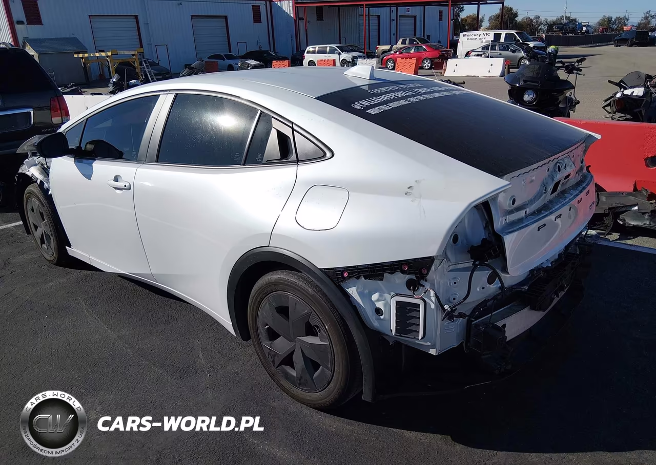2025 Toyota Prius Le VIN:JTDACAAUXS3062249 - 3