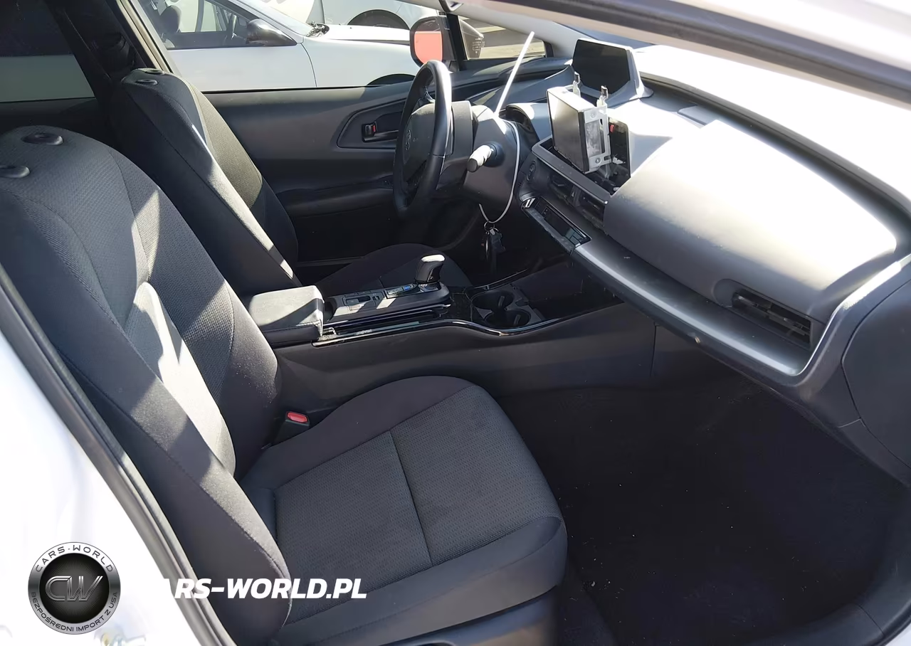 2025 Toyota Prius Le VIN:JTDACAAUXS3062249 - 5