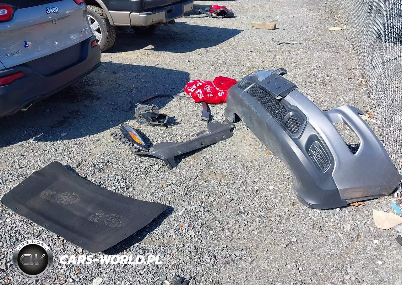 2016 Jeep Cherokee Sport VIN:1C4PJMAB2GW226714 - 18