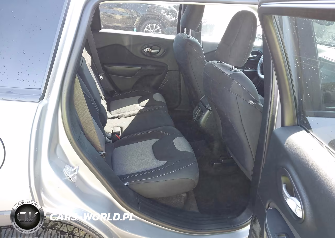 2016 Jeep Cherokee Sport VIN:1C4PJMAB2GW226714 - 8