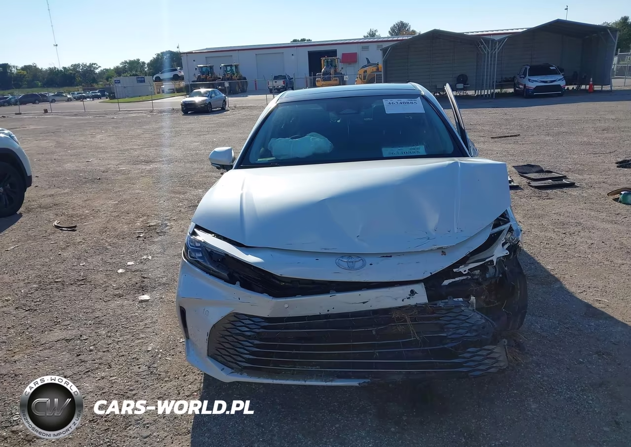 2025 Toyota Camry Xle VIN:4T1DAACK5SU165728 - 12