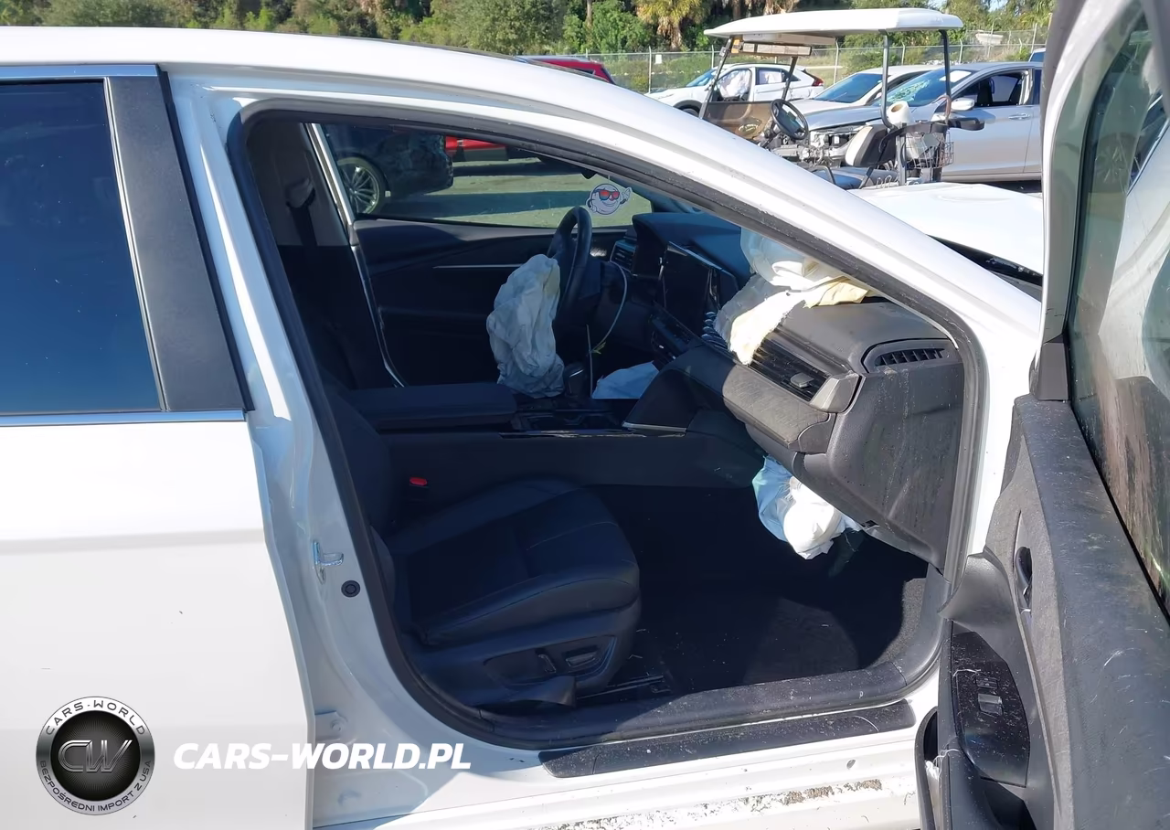 2025 Toyota Camry Xle VIN:4T1DAACK5SU165728 - 5