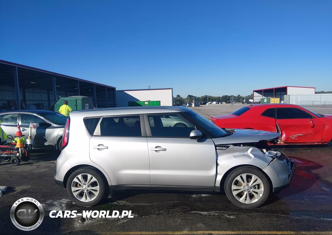 2015 Kia Soul + VIN:KNDJP3A51F7811785 - 13