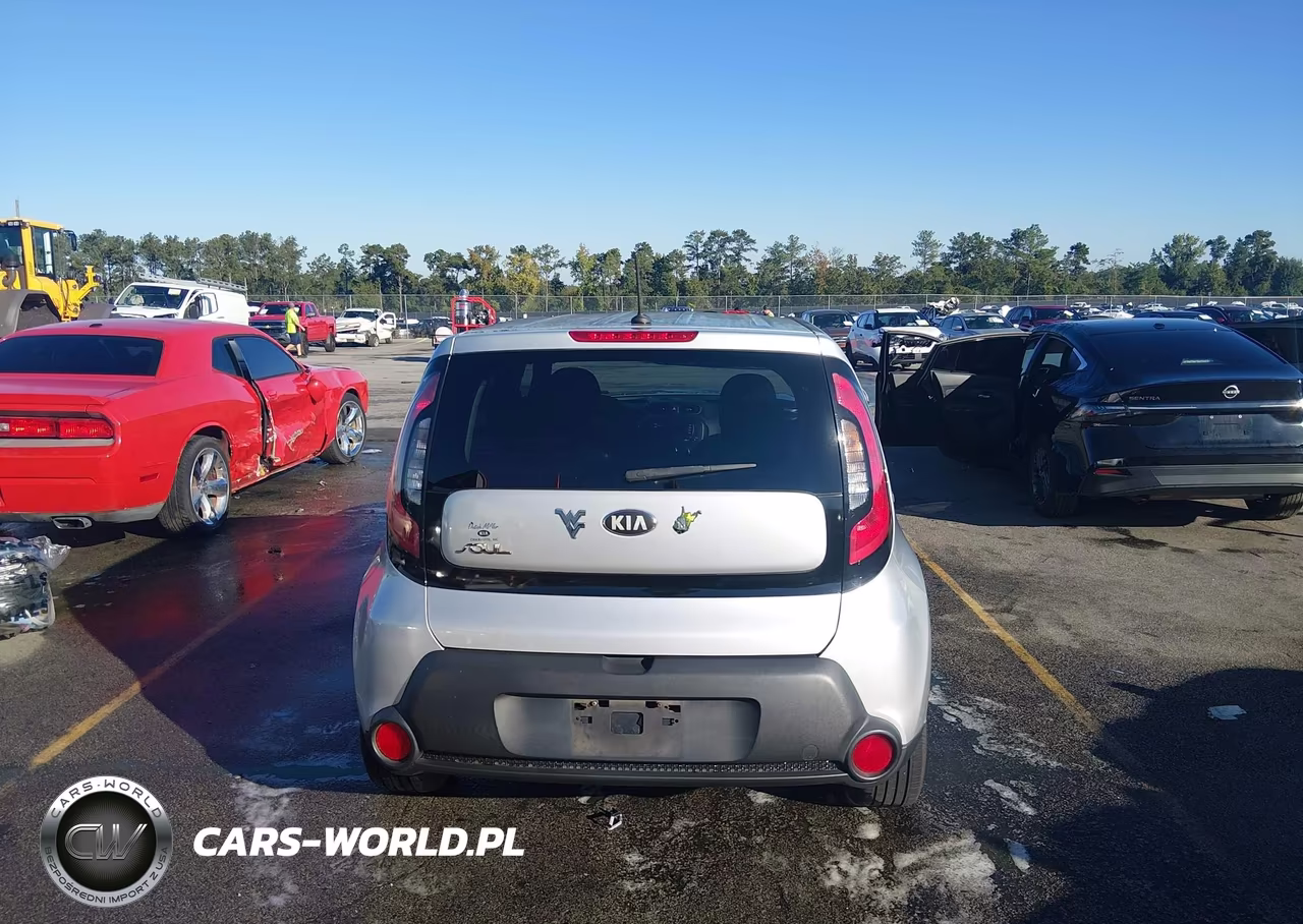 2015 Kia Soul + VIN:KNDJP3A51F7811785 - 16