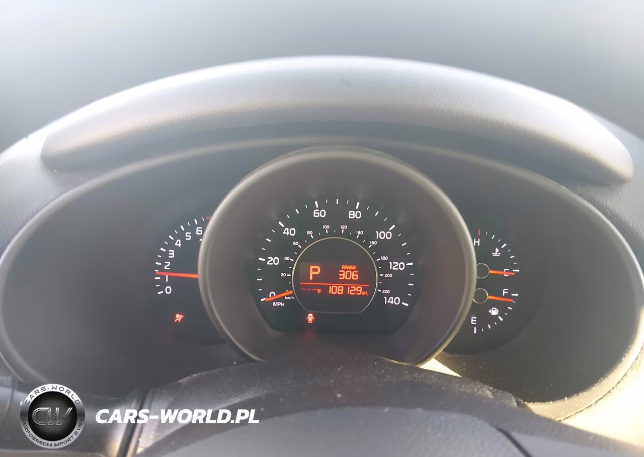 2015 Kia Soul + VIN:KNDJP3A51F7811785 - 7