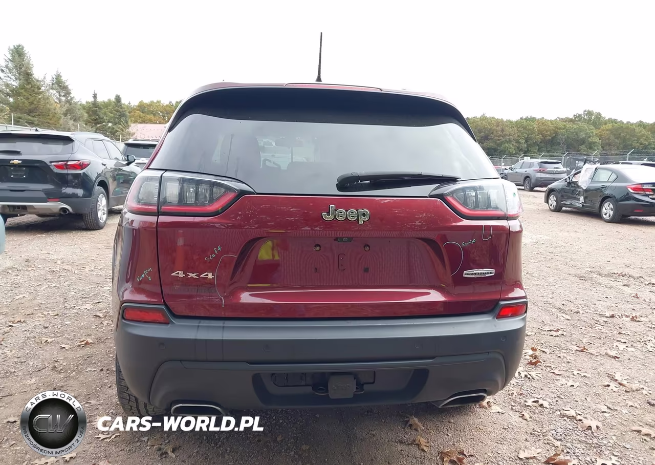2019 Jeep Cherokee Latitude Plus 4X4 VIN:1C4PJMLX1KD106707 - 16