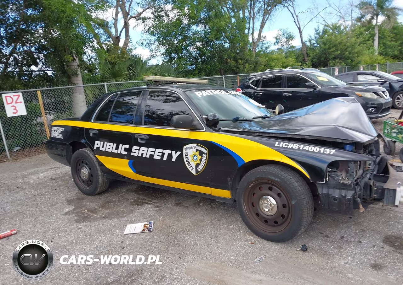 2011 Ford Crown Victoria Police Interceptor – zdjęcie 1 z 17