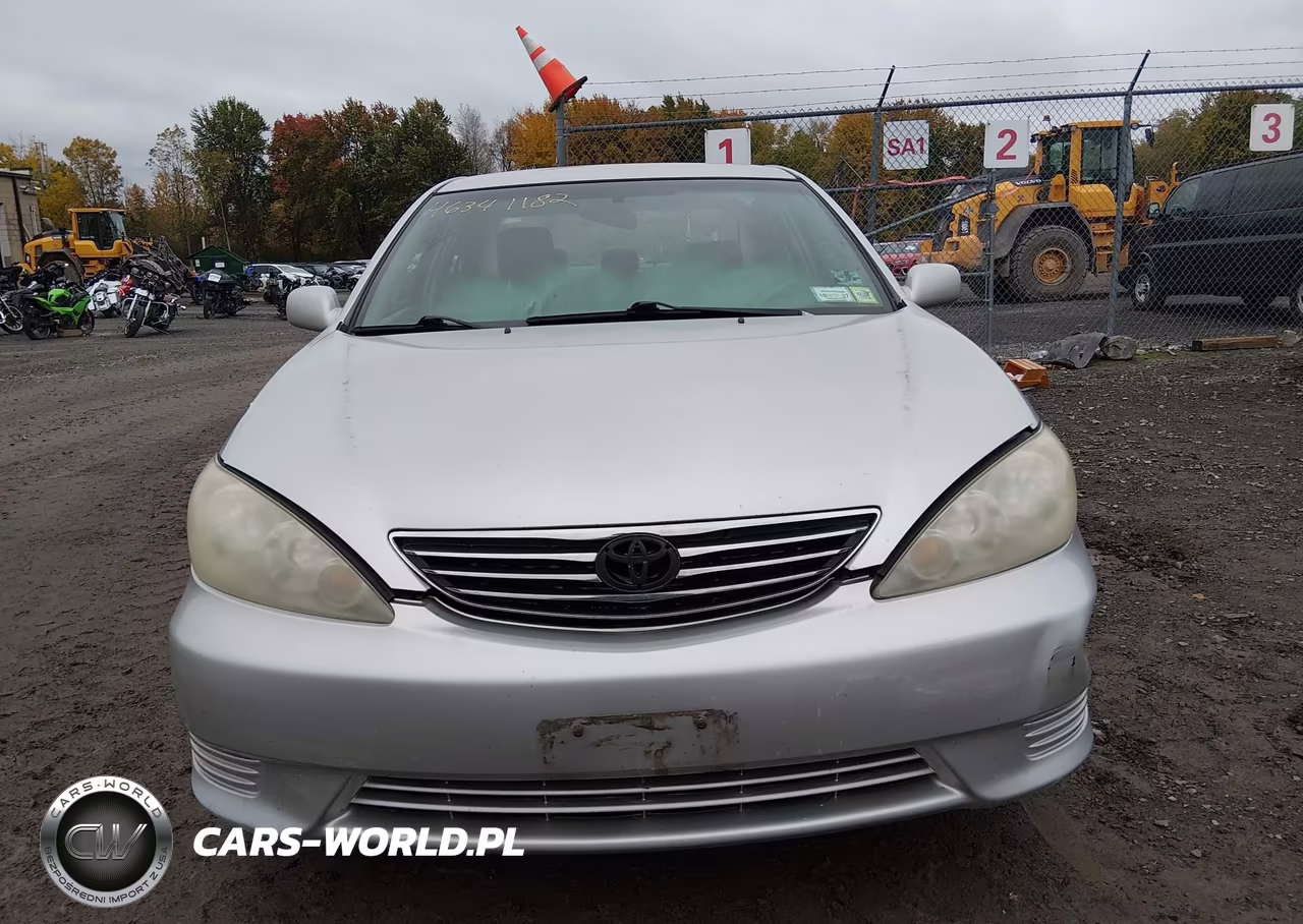 2005 Toyota Camry Le VIN:4T1BE32K25U625831 - 12