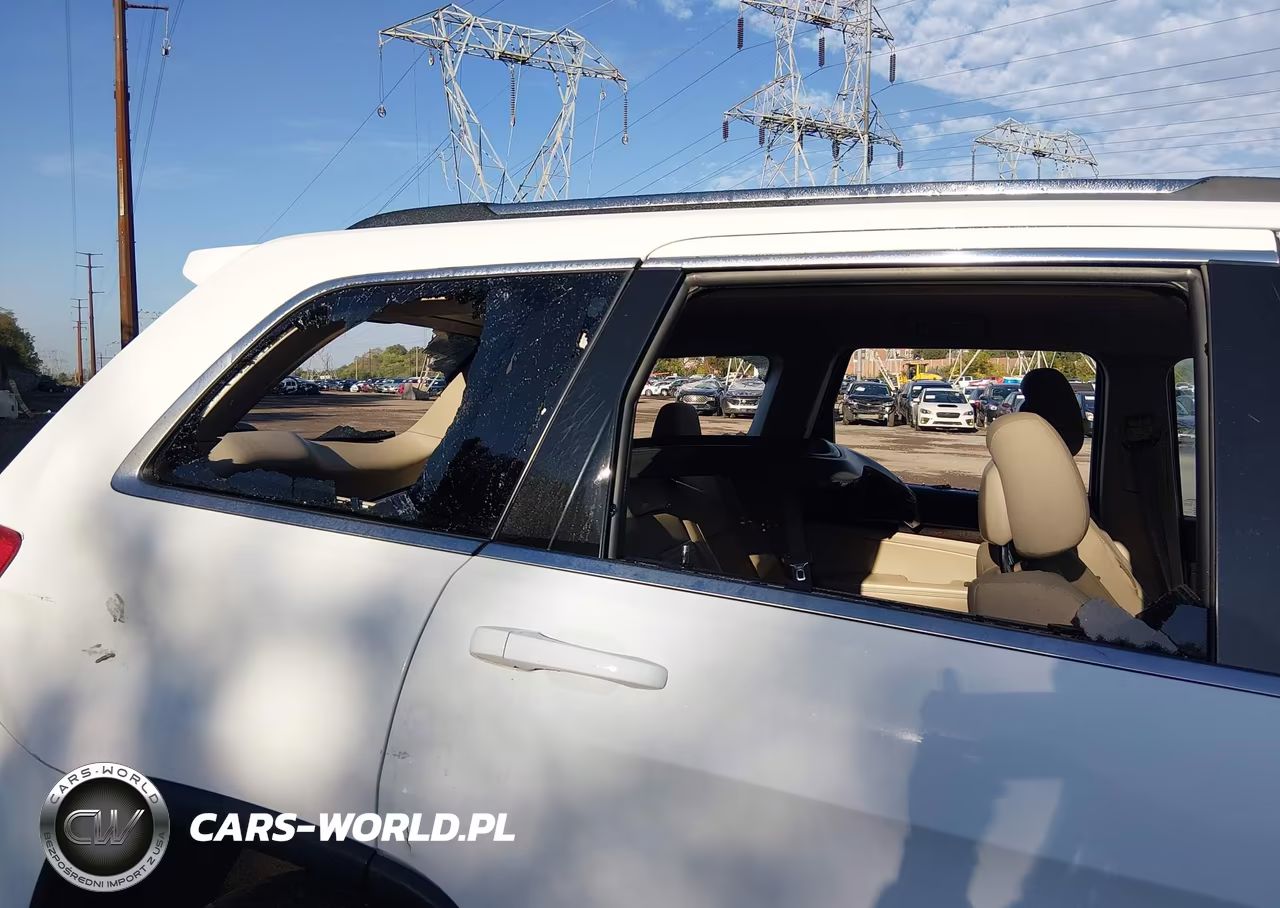 2015 Jeep Grand Cherokee Laredo VIN:1C4RJFAG2FC174095 - 6