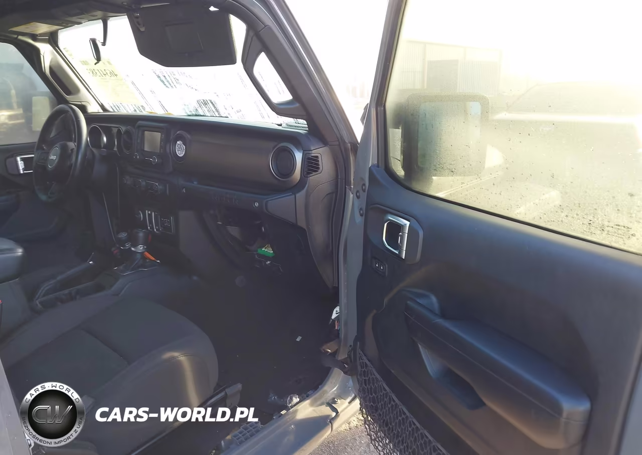 2018 Jeep Wrangler Sport S 4X4 VIN:1C4GJXAN0JW240713 - 5