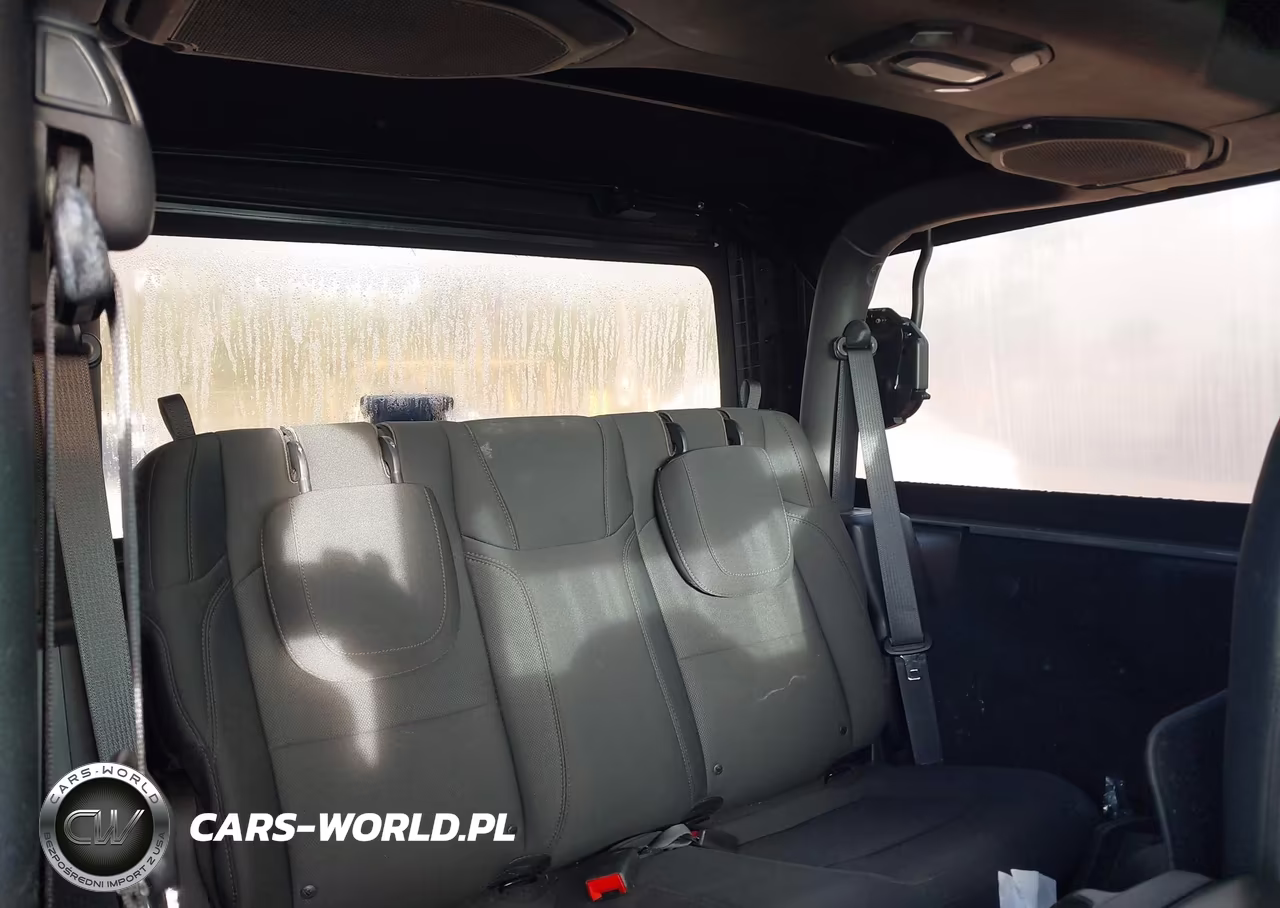 2018 Jeep Wrangler Sport S 4X4 VIN:1C4GJXAN0JW240713 - 8